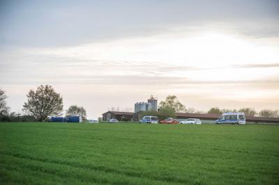 Bilder vom Flughafen! Schwaebisch Hall-Tuengental: Kleinflugzeug und Ultraleichtflugzeug stossen in der Luft zusammen - 2 Tote